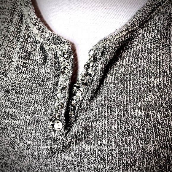 Abercrombie pullover w/rhinestone - Picture 5 of 7
